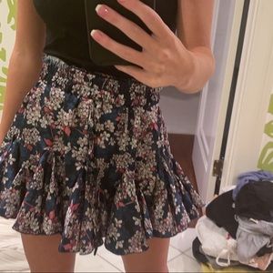 Cute floral skirt size small